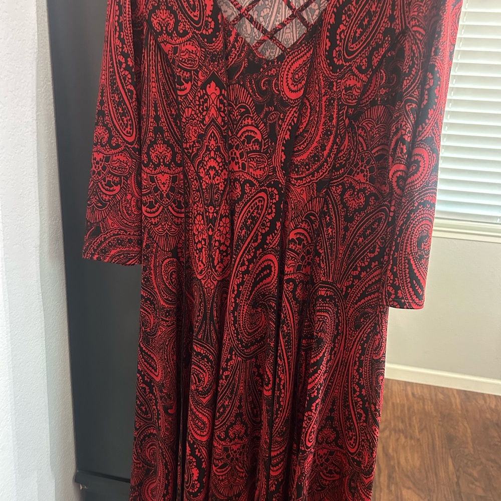 Sami & Jo Red and Black Paisley Long Sleeve Dress